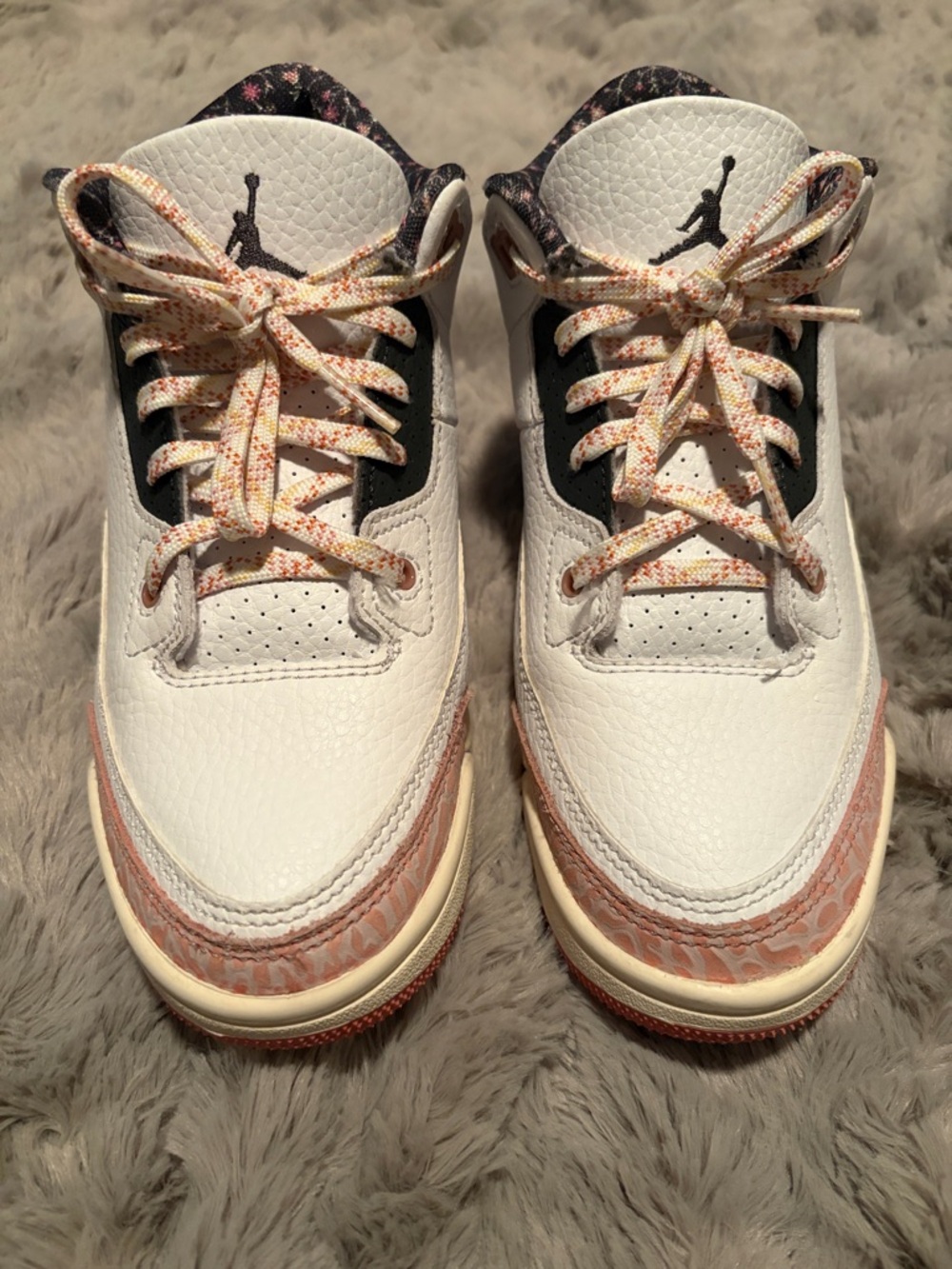 Nike White & Coral Retro Basketball Shoes
